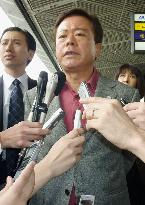 Tokyo Gov. Inose leaves for New York