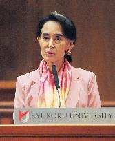 Suu Kyi in Japan
