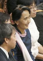 Suu Kyi visits Japanese parliament