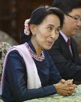 Suu Kyi visits Japanese parliament