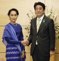 Suu Kyi in Japan