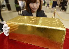 Gold bullion worth 600 mil. yen