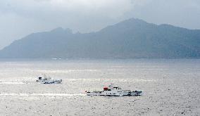 Chinese ships converge near Senkakus