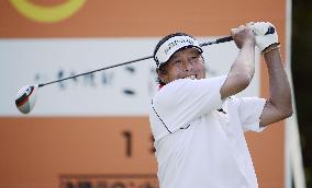 66-year-old Jumbo Ozaki turns back clock with 62