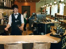 Starbucks to reach 1,000 stores in Japan by end of 2013