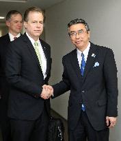 U.S. envoy Davies in Japan