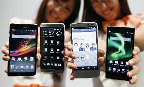 KDDI's new smartphones