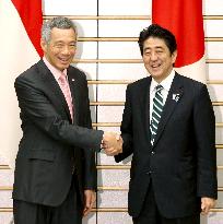 Singapore premier in Japan
