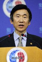 S. Korea's foreign minister raps Hashimoto's remarks