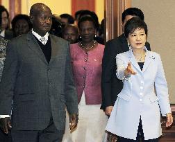 S. Korea, Uganda presidents
