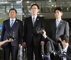 2 Koreas hold working-level talks