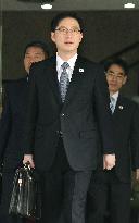 2 Koreas hold working-level talks
