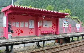 "Love station" all in pink