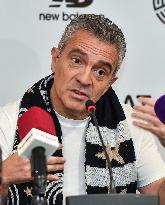 (SP)QATAR-DOHA-FOOBALL-JUAN MANUEL LILLO-CONTRACT