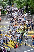 Hundreds in H.K. march for Snowden