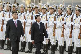 Vietnam president in China