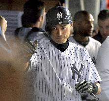 Ichiro hits 2-run homer