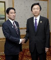 Japan, S. Korea agree to improve ties