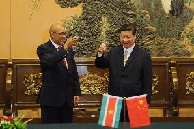 Suriname president in China