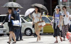 Japan swelters in heat