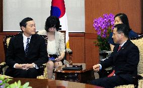 Japan, S. Korea vice ministers meet