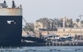 Osprey at San Diego port