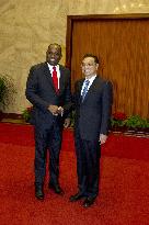 Dominican prime minister in China