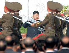 N. Korean leader visits cemetery