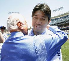Nomo honored by Dodgers