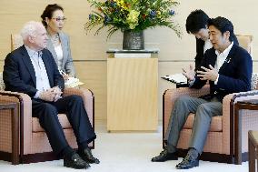 McCain in Japan