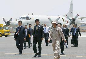 Abe visits MSDF antipiracy base in Djibouti