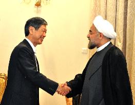 Abe envoy in Iran