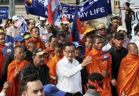 Cambodian opposition holds mass protest