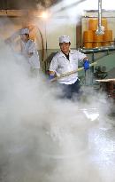 Niigata sake brewer