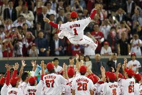 Hiroshima outfielder Maeda retires