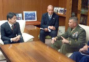 Onodera meets with commander of U.S. forces in Okinawa