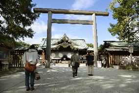 Abe refrains from visiting shrine