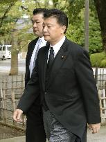 Internal affairs minister visits Yasukuni Shrine