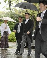 State minister visits Yasukuni Shrine