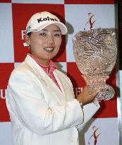 Lee Na Ri wins Fujitsu Ladies