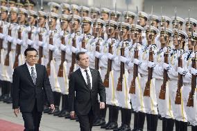 Medvedev in China