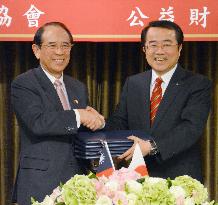 Taiwan, Japan sign 5 pacts