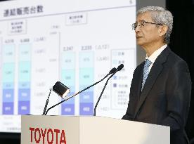 Toyota ups FY 2013 profit outlook