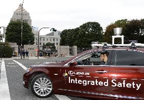 Abe on automated driving car