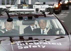 Abe on automated driving car