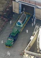 TEPCO transfers fuel rods