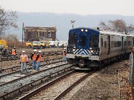 Service resumes after derailment in N.Y.