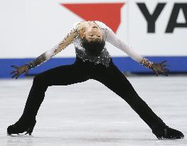 Hanyu wins Japan nationals to seal Sochi berth