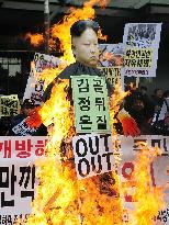 Kim Jong Un's effigy burnt in Seoul