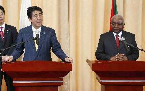 Japanese prime minister in Mozambique